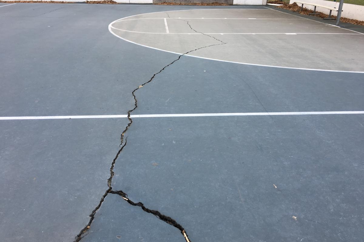 Old Court Pic Cracks